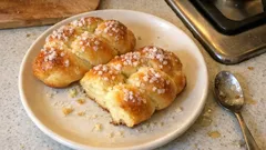 Soft Cream Brioche Braids with Lemon-Vanilla—Fluffy, Bakery-Style Breakfast Buns